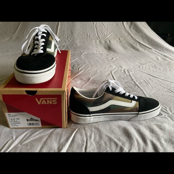 Womans size 9 Camo Vans - Picture 2 of 2